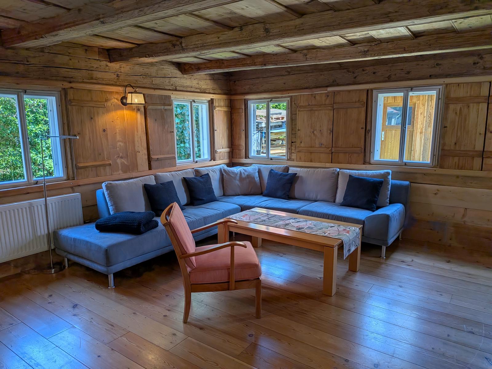 Traditionelle Holzdielung in der Stube